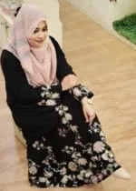 নিখুঁত এবং ঘন সূচিকর্মের কাজ করা গাউন - Image 4