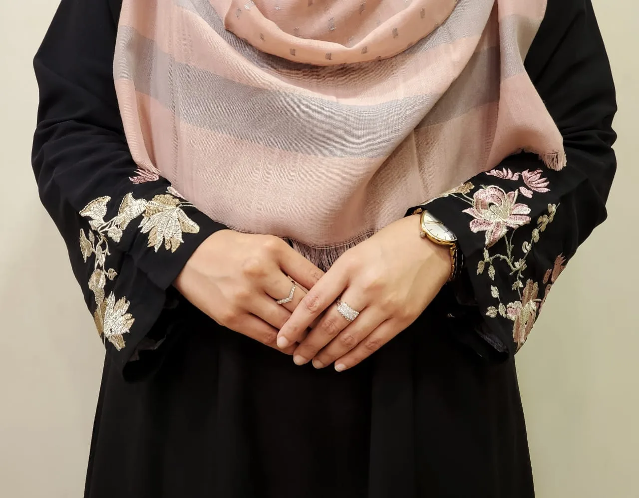 নিখুঁত এবং ঘন সূচিকর্মের কাজ করা গাউন - Image 2