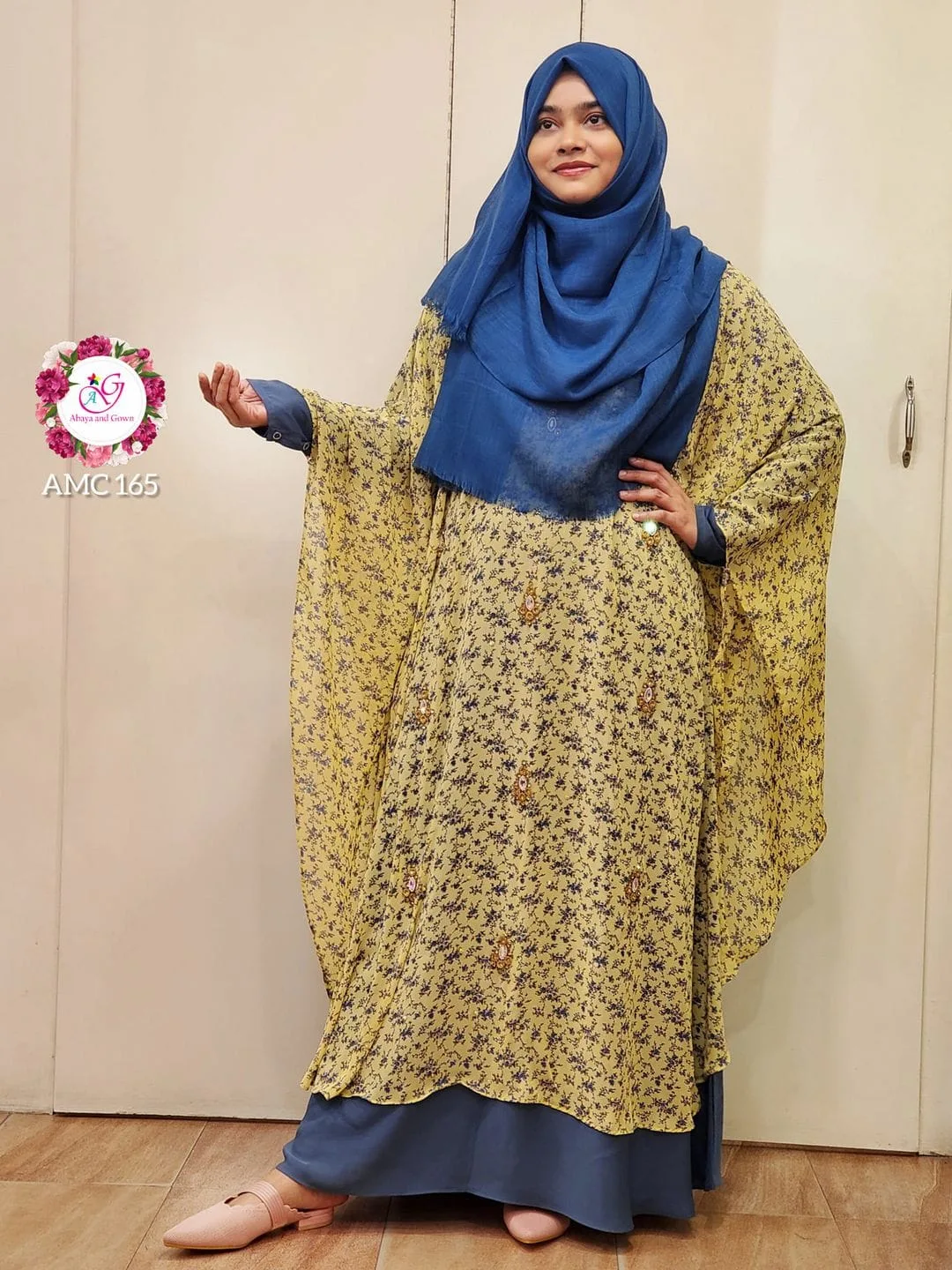 Image of floral design yellow cape