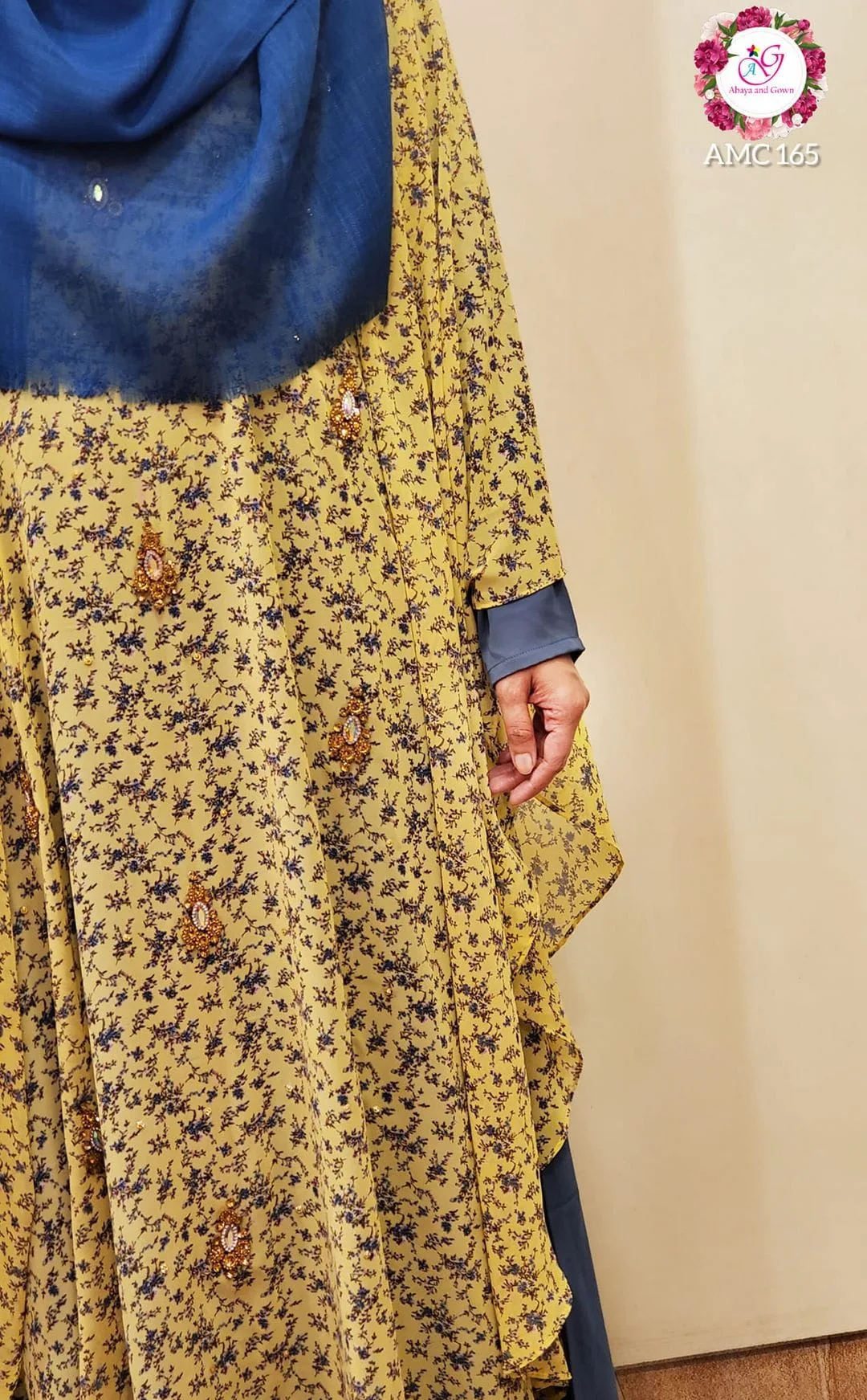 Image of floral design yellow cape