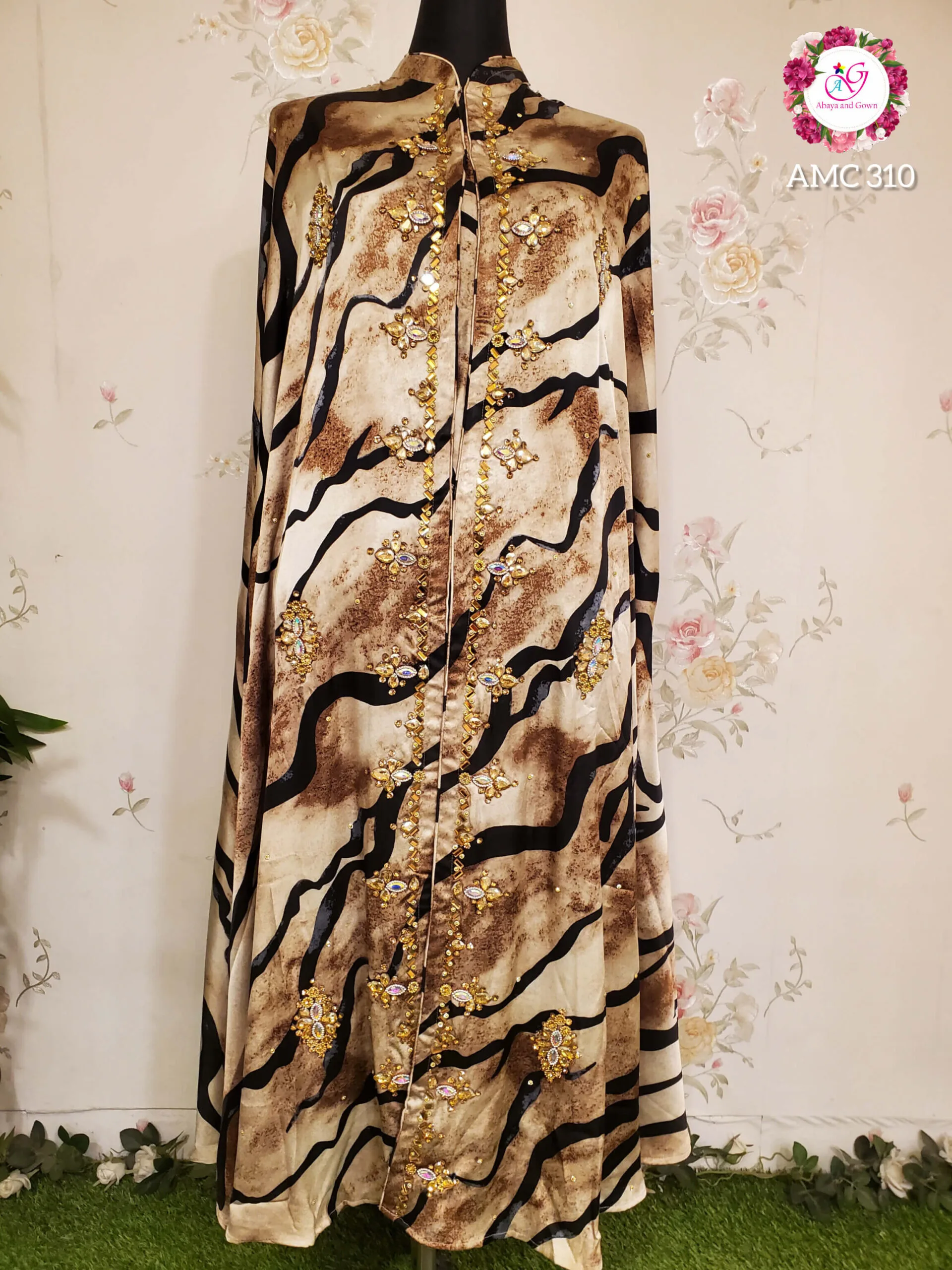 সুন্দর মুদ্রিত অ-স্বচ্ছ পাথরের কেপ - Image 1