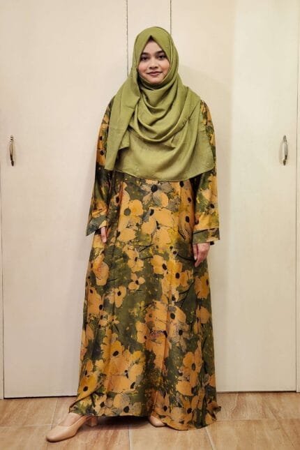 Image of Dubai Silk Fabric Print Poket Borkha