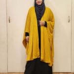 পাথর ও মুক্তার তৈরি কেপ