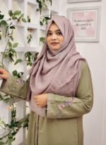 সুন্দর অ-স্বচ্ছ দুবাই জুম ম্যাটেরিয়াল কিমোনো - Image 3