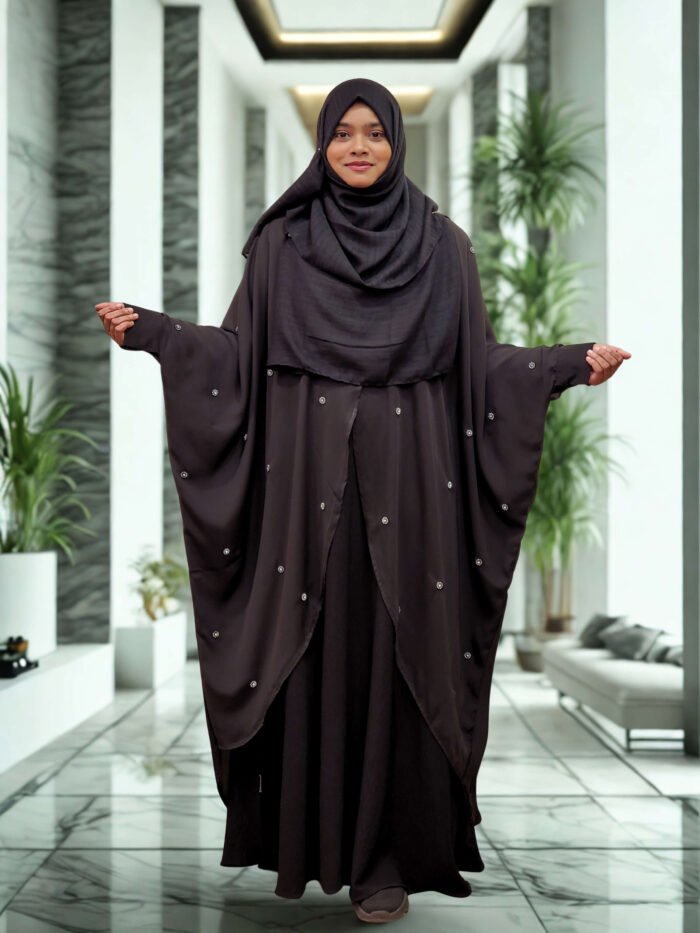 Elegant women’s cape with a stone work design in high-quality georgette material.