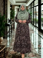 Comfortable and elegant lightweight gown for women