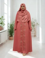 স্বচ্ছ নয় এমন কিমোনো। অনন্য কারচুপির কাজ। হীরার জর্জেট উপাদান দিয়ে তৈরি।