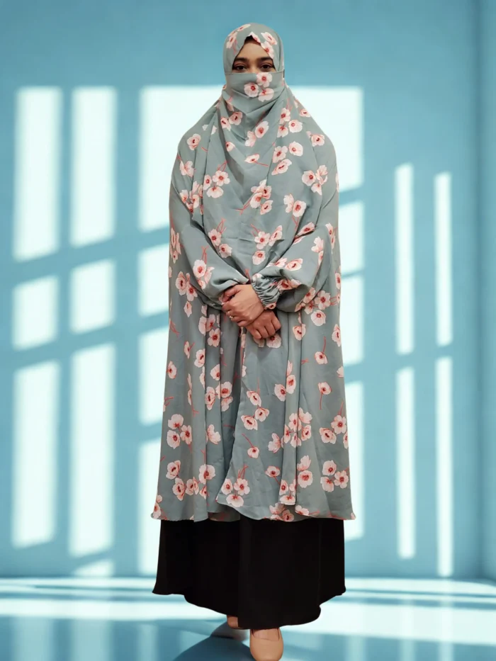 Breathable and summer-friendly khimar made of Alex fabric.