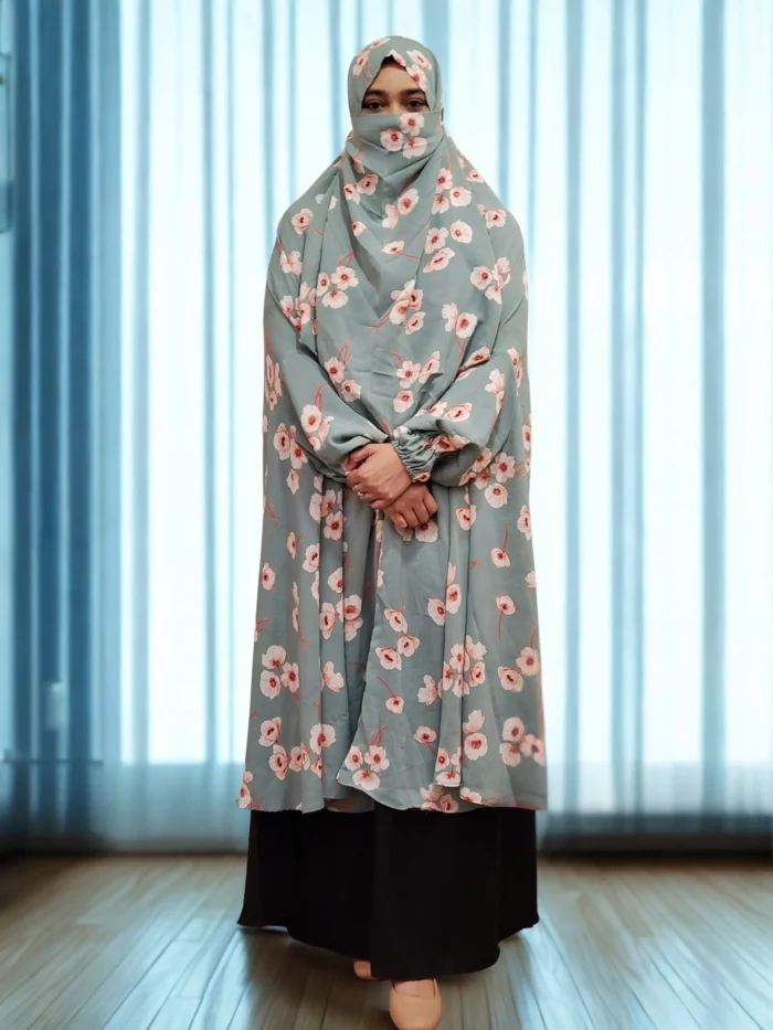 Breathable and summer-friendly khimar made of Alex fabric.