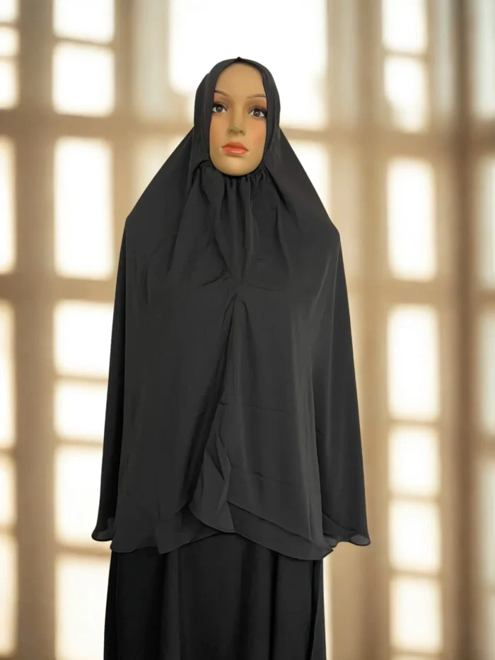 Free-size silk short khimar composed of high-quality, opaque fabric