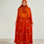 অ-স্বচ্ছ কিমোনো। হীরার জর্জেট দিয়ে তৈরি, চমৎকার কারচুপির কাজ সহ