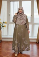 এক-খণ্ড প্রিন্টেড গাউন। নরম আমদানি করা দুবাই সিল্ক ফেব্রিক্স দিয়ে তৈরি।