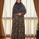 নরম অ্যালেক্স কাপড় দিয়ে তৈরি অস্বচ্ছ মুদ্রিত বোরখা। ডানদিকে একটি পকেট আছে।