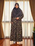 নরম অ্যালেক্স কাপড় দিয়ে তৈরি অস্বচ্ছ মুদ্রিত বোরখা। ডানদিকে একটি পকেট আছে।