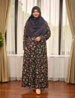 নরম অ্যালেক্স কাপড় দিয়ে তৈরি অস্বচ্ছ মুদ্রিত বোরখা। ডানদিকে একটি পকেট আছে। - Image 2