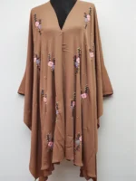 অসাধারণ কার্চুপি কেপ, স্বচ্ছ নয়। দুবাই চেরি উপাদান দিয়ে তৈরি।