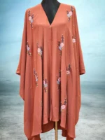 অসাধারণ কারচুপি কেপ ফ্রি সাইজ। অস্বচ্ছ দুবাই চেরি উপাদান দিয়ে তৈরি।