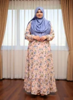 Lightweight double-part gown there is a long frill below. - Image 2