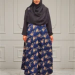 এক ভাগ প্রিন্টেড গাউন। অস্বচ্ছ নরম অ্যালেক্স উপাদান দিয়ে তৈরি।