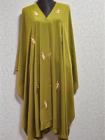 ফ্রি সাইজের কেপ। নরম, স্বচ্ছ নয় এমন দুবাই চেরি জর্জেট উপাদান, নিখুঁত পাথরের কাজ। - Image 3