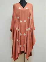 বিয়ের জমকালো কেপ। অস্বচ্ছ দুবাই চেরি উপাদান দিয়ে তৈরি