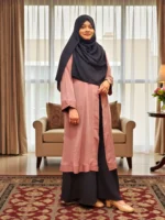 কোট স্টাইলের কিমোনো। অস্বচ্ছ নরম দুবাই চেরি জর্জেট উপাদান দিয়ে তৈরি। - Image 2