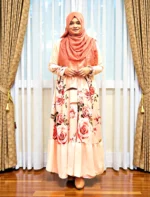 নতুন মারমেইড কিমোনো সফট এ্যালেক্স ম্যাটেরিয়ালে বানানো। কোমরে ফিতা আছে। নিচে কুচি দিয়ে লং ফ্রিল দেয়া। হাতে ফ্রিল আছে।