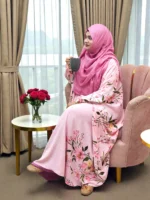 ফ্রি সাইজ, কারচুপি কাজের খিমার কেপ, প্রিমিয়াম ফ্যাব্রিক, আবায়া এবং গাউনের কালেকশন।/Free size, karchupi work khimar cape, premium fabric, Abaya and Gown collection.