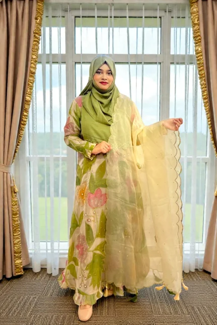 প্রিমিয়াম মানের মসলিন ও জামদানী পোশাক Premium quality muslin and Jamdani clothing