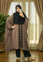 ফ্রি সাইজ কারচুপি কেপ - আপনার ব্যক্তিত্বে যোগ করুন নতুন মাত্রা।