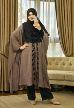 ফ্রি সাইজ কারচুপি কেপ - আপনার ব্যক্তিত্বে যোগ করুন নতুন মাত্রা। - Image 4