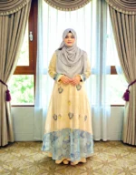 প্রিমিয়াম পিওর মসলিন গাউন কারচুপি কাজসহ | ফ্রন্ট ও ব্যাক হ্যান্ডওয়ার্ক - Image 3