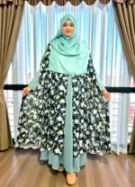 প্রিন্টের ওপর নিখুঁত কারচুপি কাজ করা জর্জেট পকেট কেপ