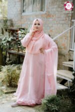 এক্সক্লুসিভ প্রিমিয়াম কোরিয়ান ক্রেপ টিস্যু কারচুপি গাউন ওড়না সেট - Image 4