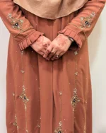 নন ট্রান্সপারেন্ট কারচুপি কিমোনো ডায়মন্ড জর্জেট ফ্যাব্রিক দিয়ে তৈরি - Image 2